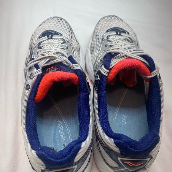 Saucony Triumph women’s size 9.5 in fair condition - Picture 8 of 10